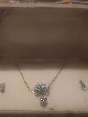 Delicate Blue Crystal Floral Pendant Necklace Set